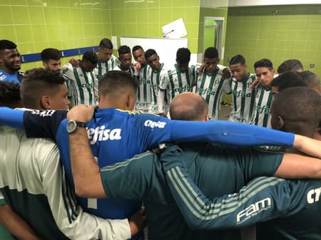 Jogadores da equipe sub-17 do Palmeiras em Madri