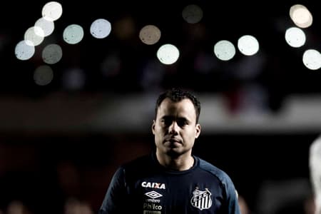 Jair Ventura está no Santos desde de janeiro e tem 12 vitórias, 6 empates e 12 derrotas no comando da equipe