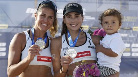 Carol Solberg e Maria Elisa são vice-campeãs da etapa de Espinho do Circuito Mundial