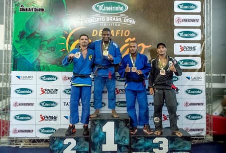 Davi Fidélis tem o sonho de competir fora do país e está na briga para conquistar a passagem no ranking da FJJD-Rio (Foto: Click Art'suave)