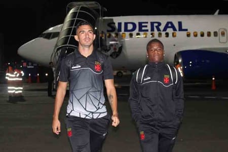 Vasco desembarcou em Quito para estreia na Conmebol Sul-Americana. Confira a seguir a galeria LANCE!