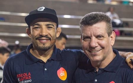 Aldo e Dedé inauguraram a Escola de Lutas no Morro Azul, na última sexta-feira (3), no Rio de Janeiro (Foto: Serginho Bittencourt)