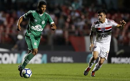 No primeiro turno, São Paulo venceu a Chapecoense por 2 a 0 no Morumbi