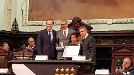 Momento da entrega da Medalha Tiradentes ao Vasco. Confira a seguir a galeria LANCE! com fotos do evento