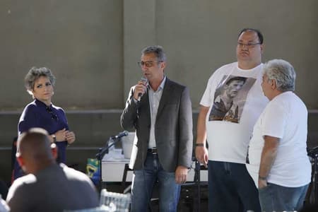 Sônia Andrade, responsável pelos direitos humanos no Vasco, ao lado do presidente Alexandre Campello. Veja galeria L!