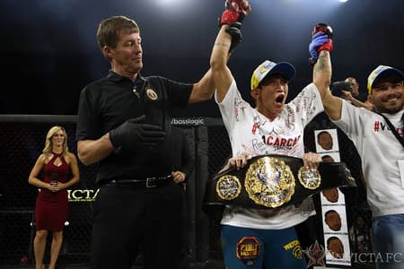 Kyra e Malvino lançaram na noite de quinta-feira (2) a Gracie Kore, no Rio de Janeiro (Foto: Divulgação/Gracie Kore)Apesar do bom momento, Virna Jandiroba mantém os pés no chão quando o quesito é evolução (Foto Invicta FC)