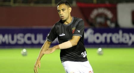 Confira a seguir a galeria especial do LANCE! com imagens de Werley com a camisa do Vasco