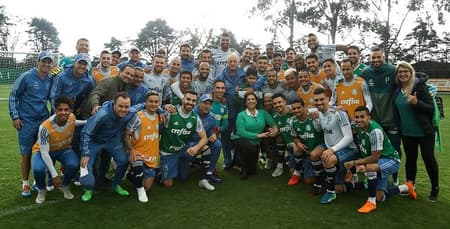 Nickollas visita a Academia de Futebol