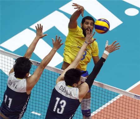 Wallace foi destaque contra a China