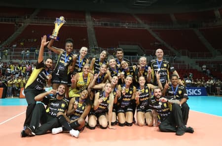 Dentil/Praia Clube comemora título inédito da Supercopa de vôlei