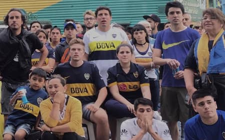 Torcida do Boca vê a decisão nas redondezas da Bombonera&nbsp;