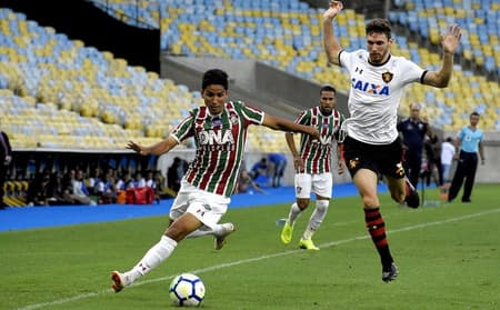 O empate sem gols entre Fluminense e Sport, neste domingo, pelo Campeonato Brasileiro, foi baseado na pouca qualidade técnica, já que as duas equipes pouco criaram e, por isso, acabaram ficando no zero, o que acabou sendo ruim para os dois times no torneio. O L! julgou os atletas do Tricolor na partida (Por Sergio Santana - sergiosantana@lancenet.com.br)