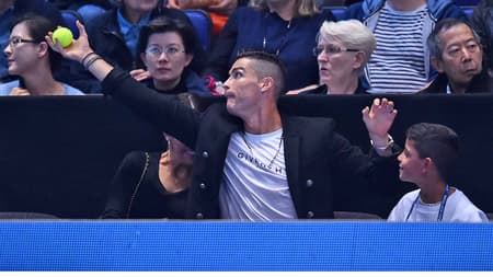 Cristiano Ronaldo durante jogo de Novak Djokovic no ATP Finals