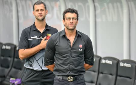 Alberto Valentim durante Vasco x Palmeiras neste domingo. Confira a seguir a galeria especial do LANCE!