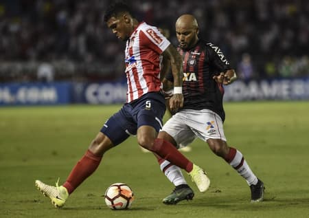 Confira as imagens de Junior Barranquilla 1 x 1 Atlético-PR
