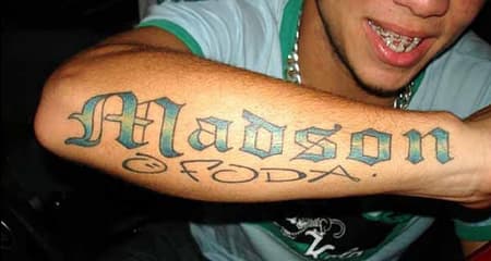 Madson tem uma das uma das "tattoos" mais famosas do futebol. Em seu antebraço direito, ele escreveu "MADSON O FODA". Em entrevista para a revista Placar em 2009, ele explicou a origem da homenagem a si mesmo: "Era para ser 'o fera', mas na hora me empolguei".