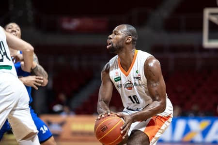 Basquete Cearense x Minas - NBB