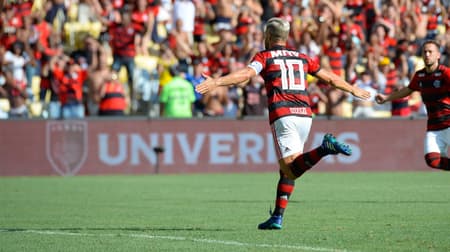 O primeiro passo do Flamengo no Carioca foi com vitória. Em tarde de casa cheia, apresentação de reforços e erro da arbitragem, o Rubro-Negro bateu o Bangu por 2 a 1, de virada. Confira as notas do LANCE! para a partida (Por Marcello Neves - marcelloneves@lancenet.com.br)&nbsp;