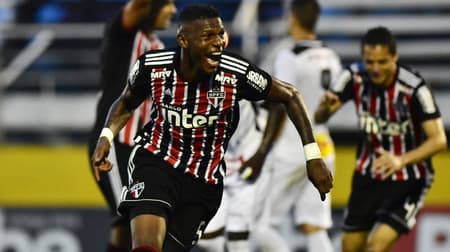 O São Paulo derrotou o Bragantino por 2 a 0, no interior, e entrou na zona de classificação do Grupo D do Campeonato Paulista. Autores dos gols, o atacante Pablo e o zagueiro Arboleda (foto) foram os destaques (notas por Carlos Andrade)&nbsp;