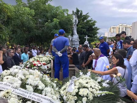 Sepultamento de Eurico Miranda