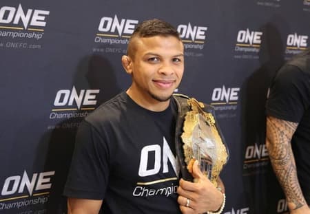 Campeão peso-galo do ONE, Bibiano revelou vontade de disputar o Mundial Master de Jiu-Jitsu (Foto ONE)