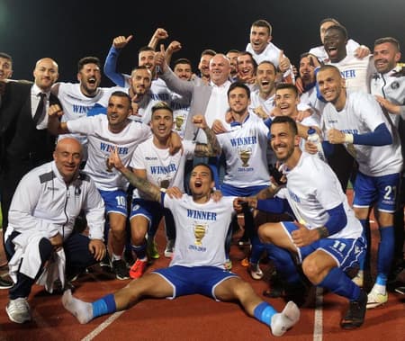 William Cordeiro vibra com conquista da Copa da Albânia pelo Kukesi