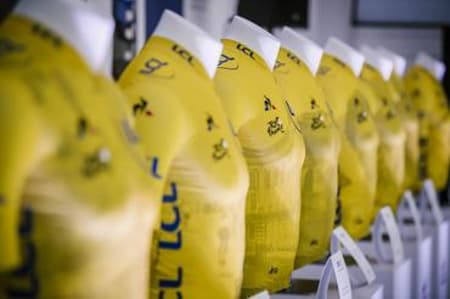 Volta da França deste ano terá modelos comemorativos de camisas amarelas para o líder&nbsp;