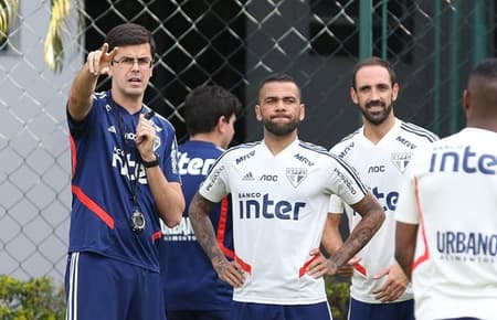 Treino São Paulo - Daniel Alves e Juanfran