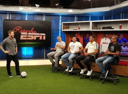 Bruno Alves - Resenha
