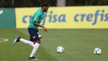 Luiz Adriano é o reforço mais recente e com maior expectativa