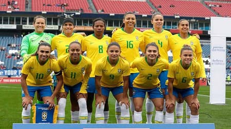 Seleção feminina de futebol