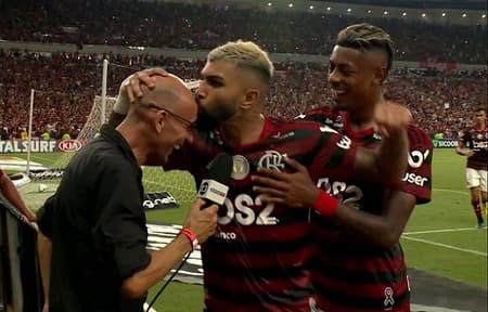 Gabigol repercute beijo em Régis Rösing