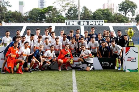 Garotos do Timão festejam conquista contra a equipe do Red Bull Brasil