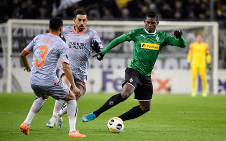 Borussia Mönchengladbach x Istanbul Basaksehir - Disputa