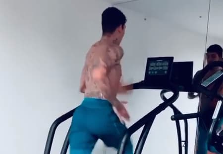 Firmino posta treino e Nego do Borel lamenta