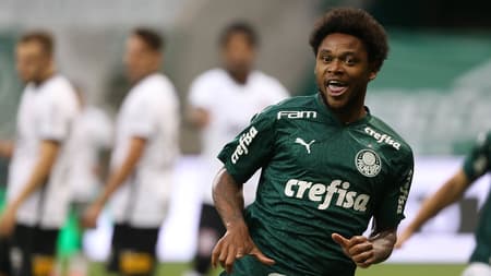 Luiz Adriano - Palmeiras x Corinthians
