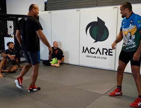 Ronaldo Jacaré elogiou a qualidade dos tatames fabricados pela Prime Esportes (Foto arquivo pessoal)