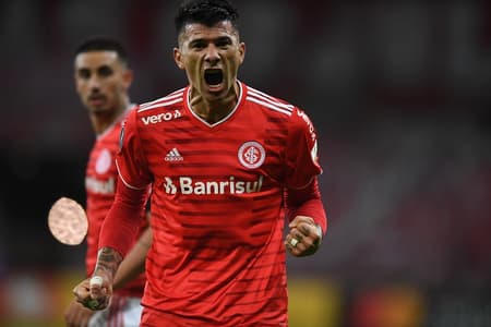 Cuesta abriu o placar para o Inter na goleada contra o Olimpia pela Libertadores (Foto: Ricardo Duarte / Internacional)