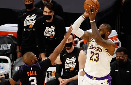 LeBron James e Chris Paul