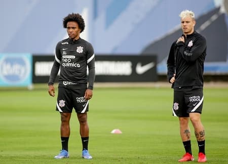 Willian e Róger Guedes - Treino Corinthians