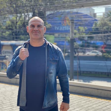 Cain Velásquez passou pela primeira audiência na tarde da última quarta-feira (2) (Foto: Reprodução/Instagram)