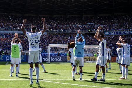 Em boa fase na temporada, Cruzeiro é líder da Série B e está nas oitavas de final da Copa do Brasil