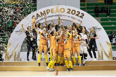 O Taboão da Serra goleou o San Lorenzo por 6 a 0 na final da Libertadores Feminina de Futsal de 2022 (Foto: Ricardo Moreira)