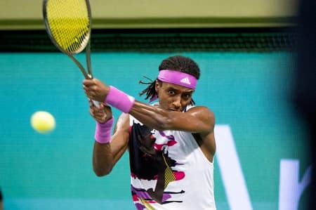Mikael Ymer em ação pelo ATP 250 de Estocolmo