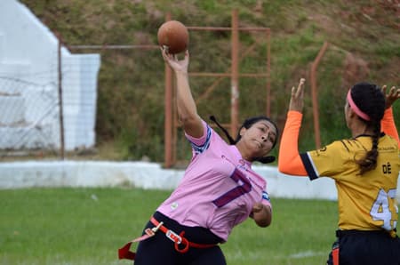 Quarterback do time de Ouro Branco é um exemplo de superação