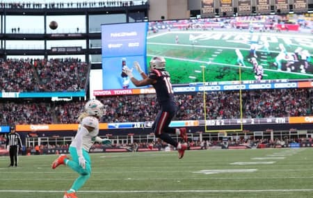 Jakobi Meyers fez o TD decisivo para o time da casa