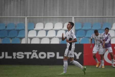 Time mineiro passou sufoco diante do Mixto, mas conseguiu a vitória no fim da partida