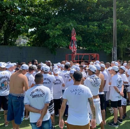 Torcida Jovem - invasão