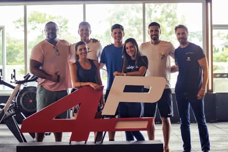 Família Russo com equipe da 4PERFORM