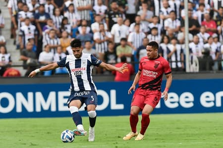 Alianza Lima x Athletico-PR - Zambrano e Vitor Roque